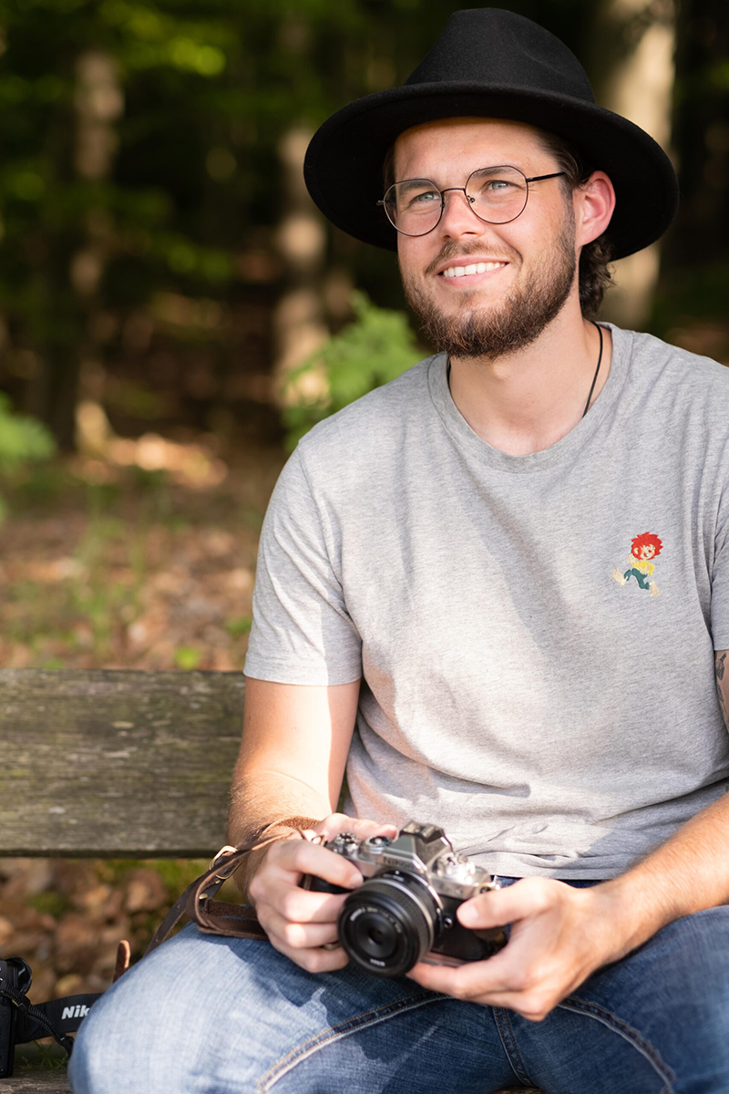 Simon Wiesbaden bietet Fotografie, Videografie und eine Fotobox für Hochzeiten und Unternehmen im Raum Sulzbach-Rosenberg und Amberg-Sulzbach an.